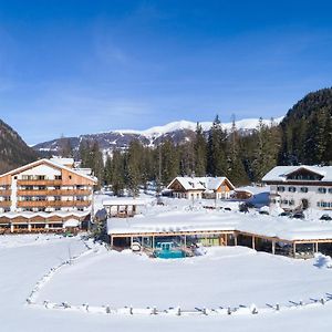 Hotel Dolomitenhof & Chalet Alte Post